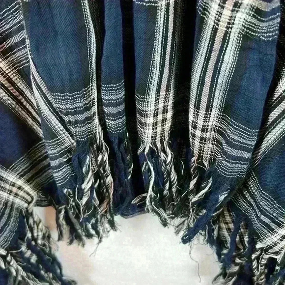 En Crème Flannel Cardigan Women’s Large Asymmetrical with Fringe - Picture 3 of 9